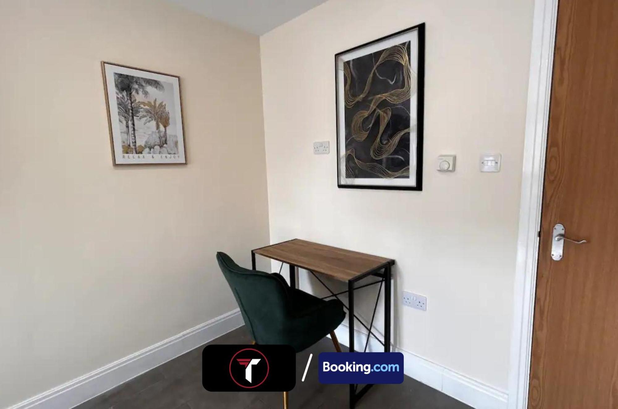 Stylish 2 Bedroom Flat By Tara Stays Short Lets & Serviced Accommodation Watford With Free Parking & Nearby Warner Studios ภายนอก รูปภาพ
